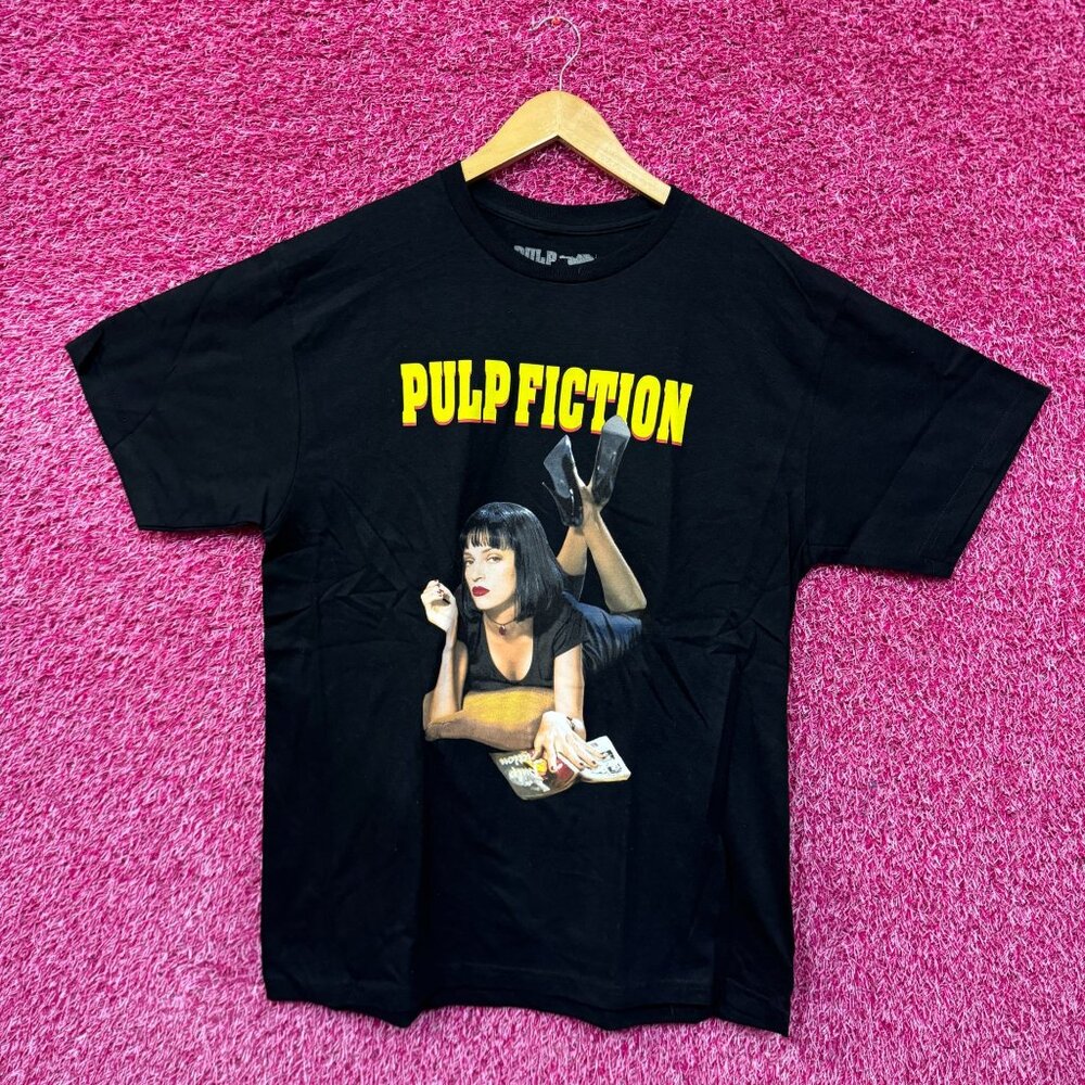 Pulp Fiction Uma Thurman's Mia Wallace Movie Poster Tee M
